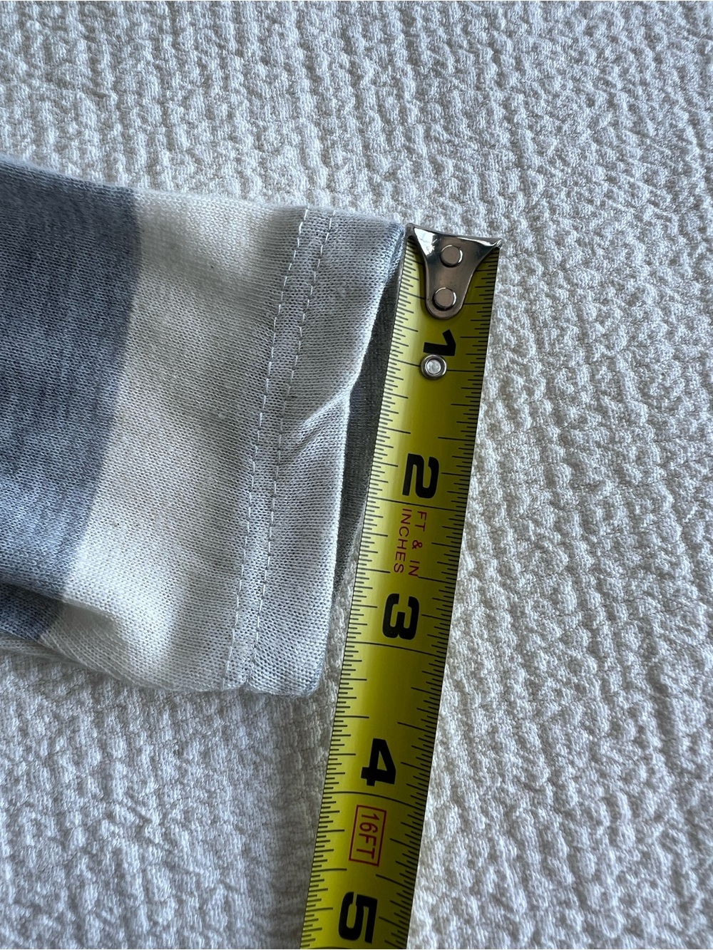 Free With Over 40$ Purchase Striped Gray and White V-Neck Tunic Top Size: M - Picture 11 of 14